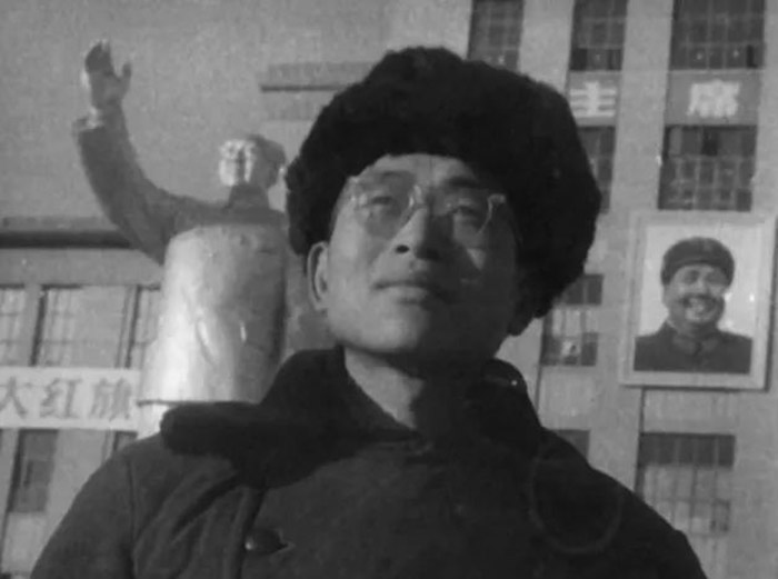 1966年，司徒兆光從蘇聯(lián)歸國，為北京工業(yè)學(xué)院創(chuàng)作毛主席雕像.jpg