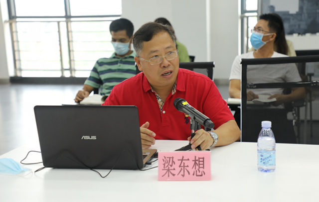 中共開(kāi)平市委黨校校委、講師梁東想授課