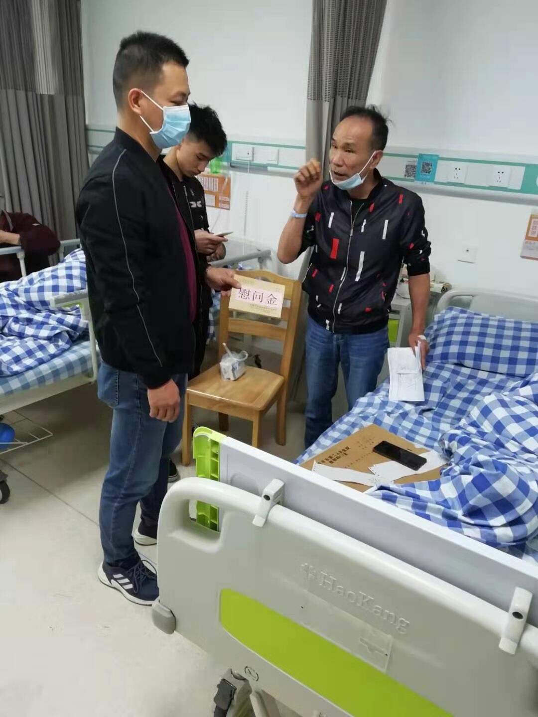  協(xié)助患病老兵轉診治療_2