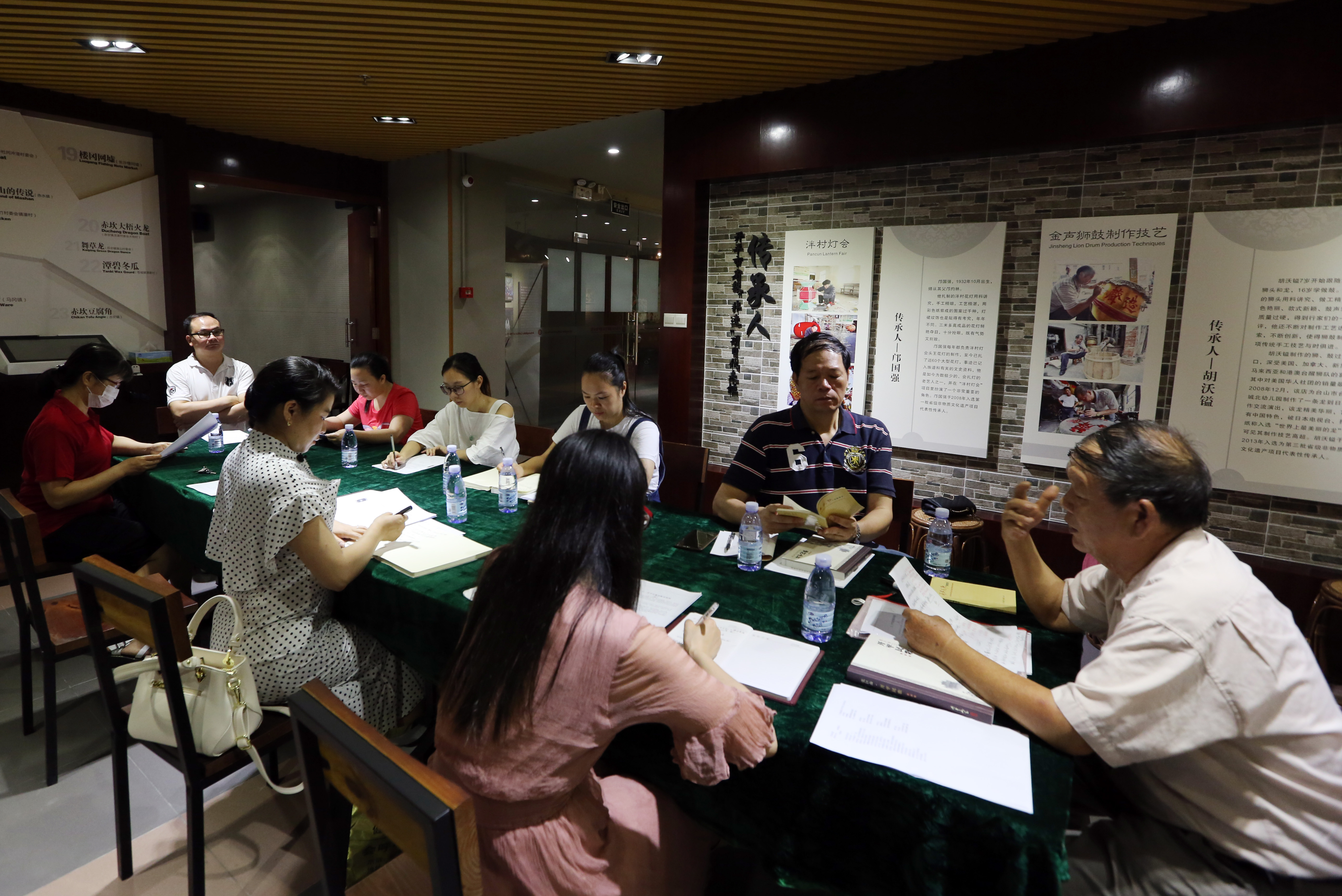 3、20200621 在開平市文化藝術(shù)中心開展開平民歌傳習(xí)活動.JPG