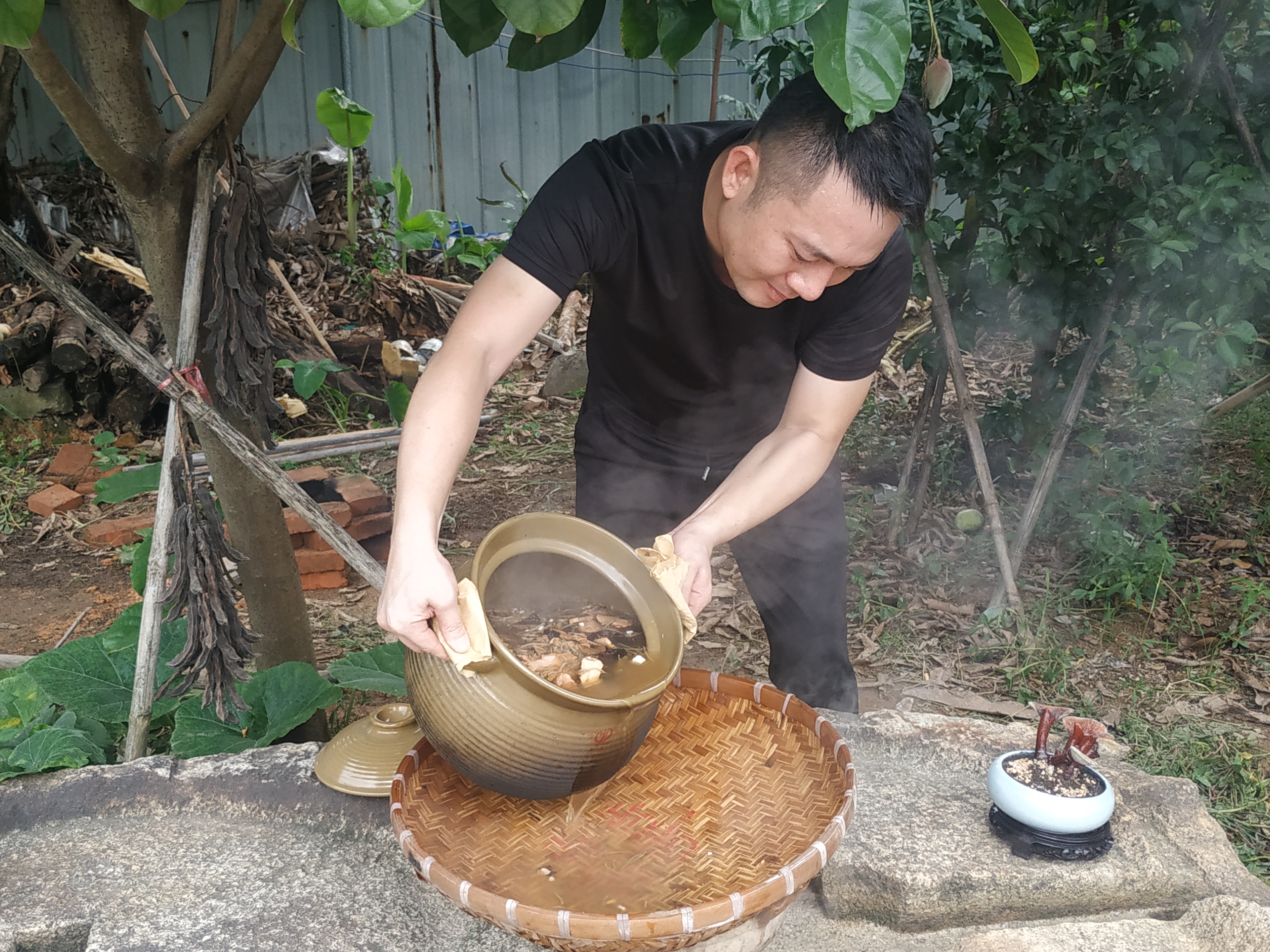 6、洪玄堂龜苓膏的制作-隔渣.jpg