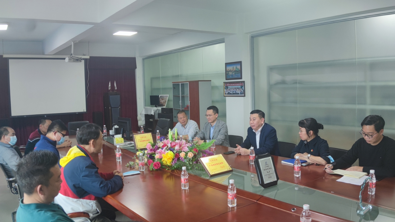 2聯(lián)合龍勝商會(huì)與轄區(qū)腳輪、汽配代表企業(yè)開展行業(yè)座談會(huì)，交流行業(yè)發(fā)展趨勢(shì)和產(chǎn)業(yè)發(fā)展升級(jí)思路.jpg