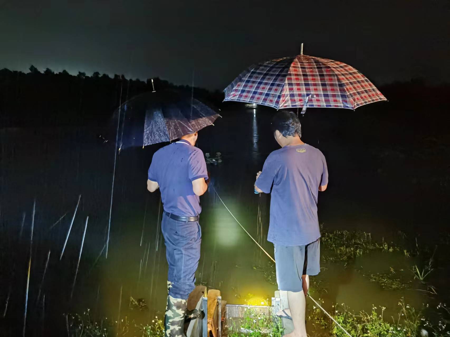 6排查水庫(kù)、魚(yú)塘.jpg