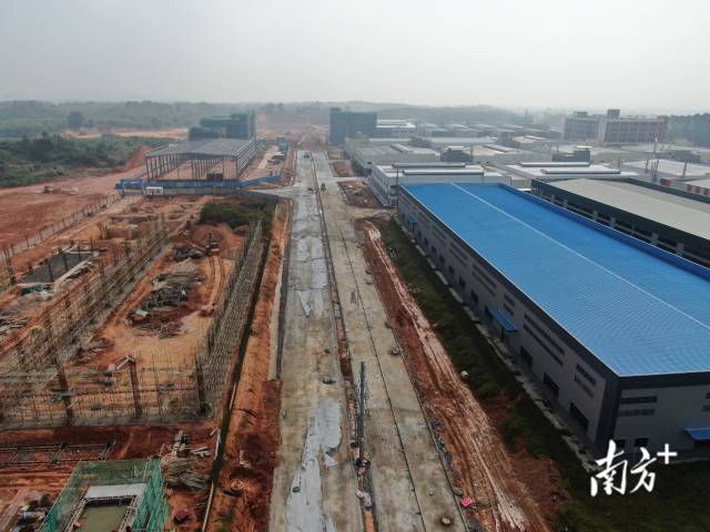 目前，工業(yè)園還有不少新項目正在加緊建設(shè)中。 受訪者供圖