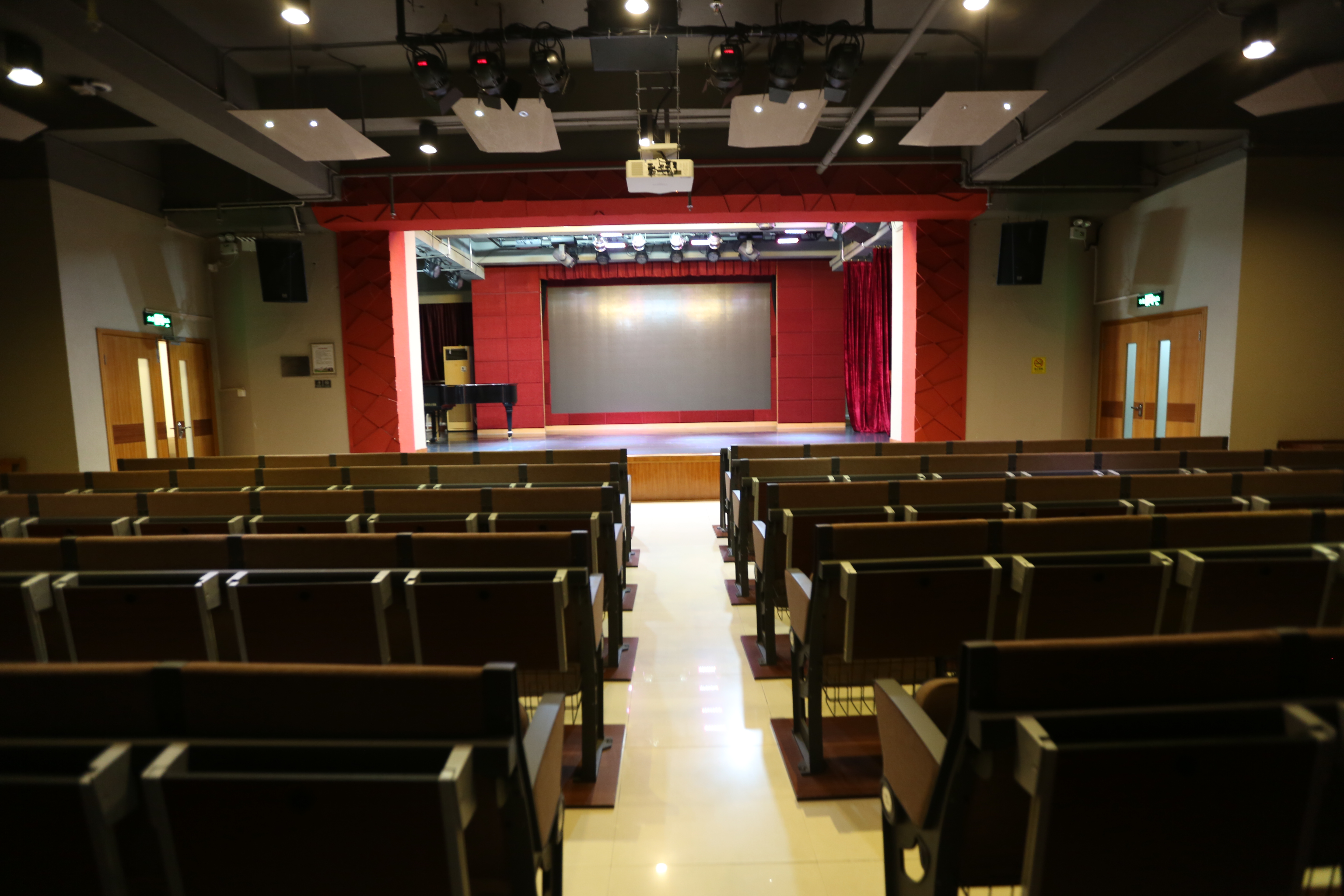 二樓小劇場1.JPG