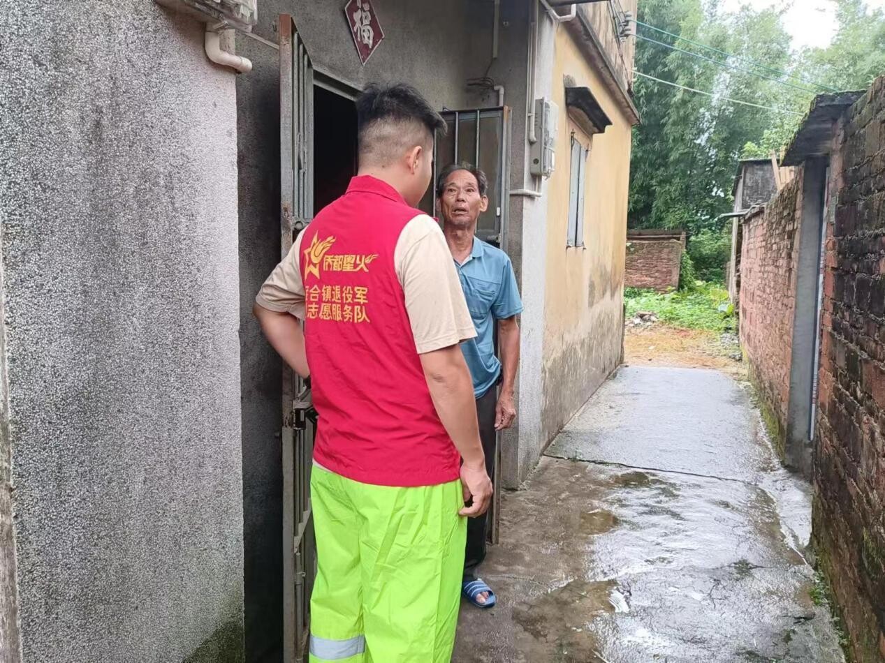 7月 抗臺風，顯本色！開平市退役軍人志愿者防汛抗臺沖鋒在前_7