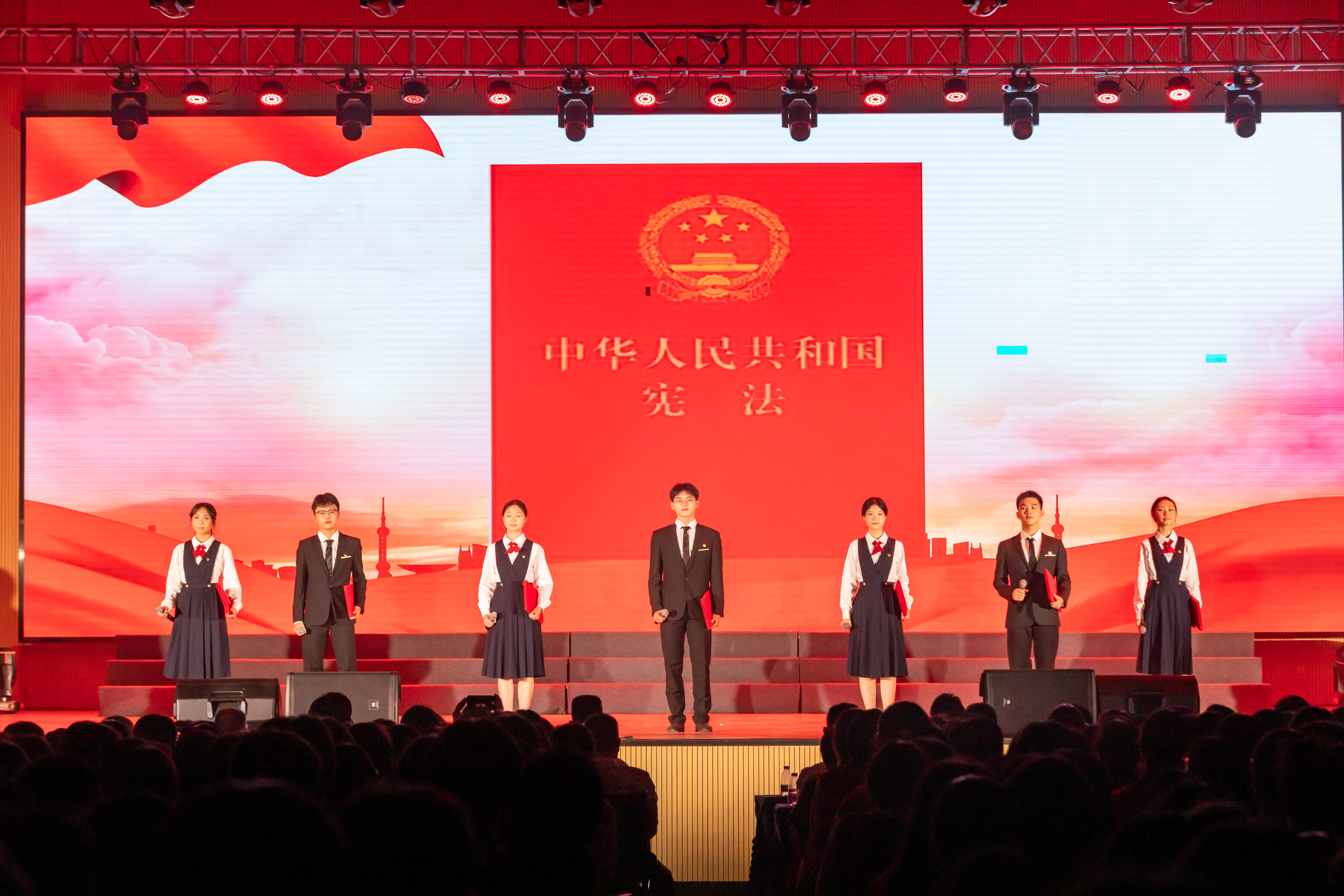 10.朗誦《尊法守法，法在我心中》.jpg