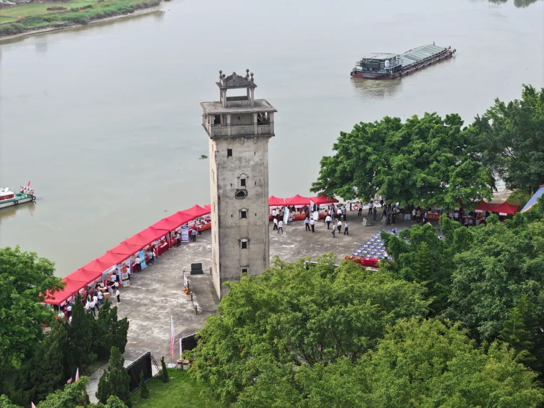 共筑國家安全防護網(wǎng)！“傳承僑鄉(xiāng)愛國情”主題黨日活動在赤坎鎮(zhèn)舉行