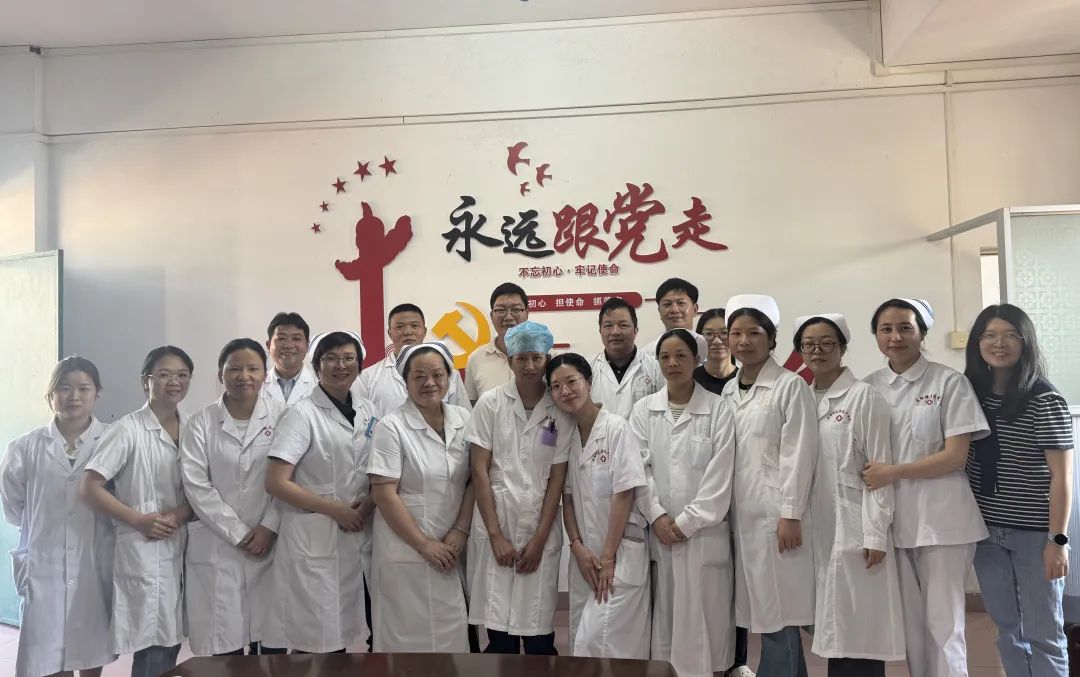 致敬白衣天使，守護(hù)人民健康——龍勝鎮(zhèn)開展護(hù)士節(jié)慰問活動(dòng)